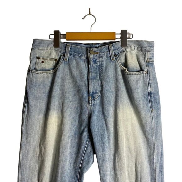 Tommy Hilfiger Men's Light Wash Premium Slim Straight Denim Jeans - Picture 2 of 11